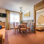 Arlen Hotel-garni 4*