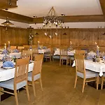 Arlen Hotel-garni 호텔 4*