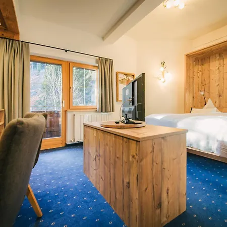 Arlen Inkl Premium Karte Im Sommer Hotel 4*