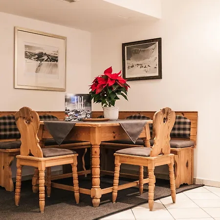 Szálloda Arlen Hotel-garni Inkl Premium Sommerkarte Sankt Anton am Arlberg