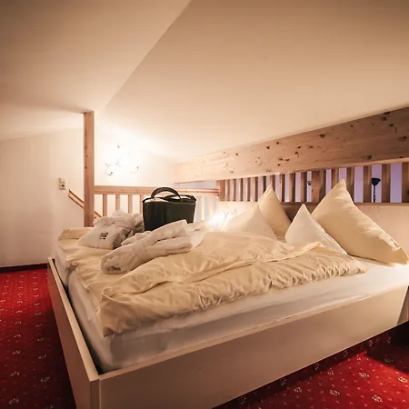 Szálloda Arlen Hotel-garni Inkl Premium Sommerkarte Sankt Anton am Arlberg