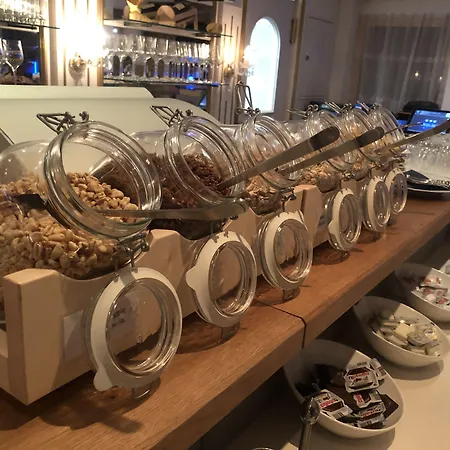 Arlen Hotel-garni Hotel 4*