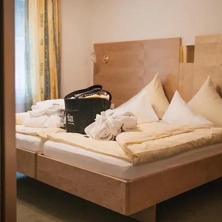 Arlen Inkl Premium Karte Im Sommer Hotel Sankt Anton am Arlberg